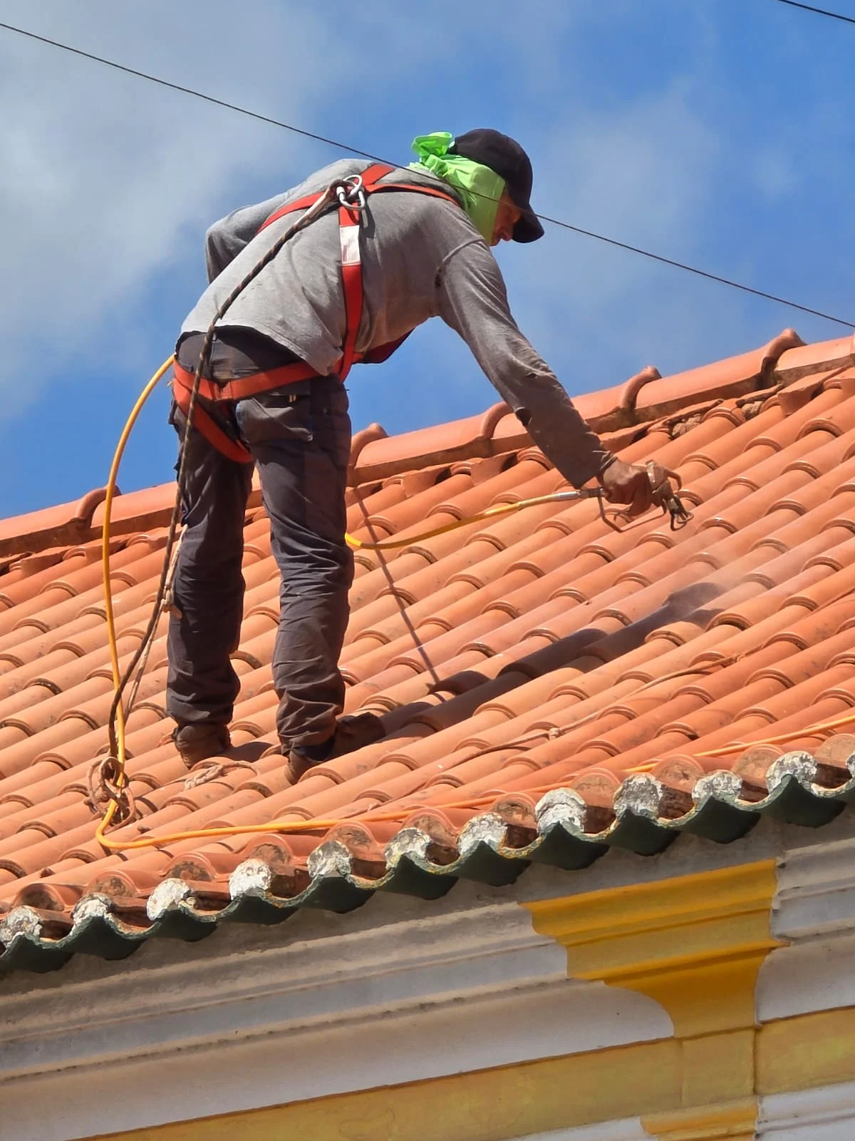 O Nosso Compromisso com a Qualidade do Serviço de Limpeza de Algerozes e Caleiras em Oeiras