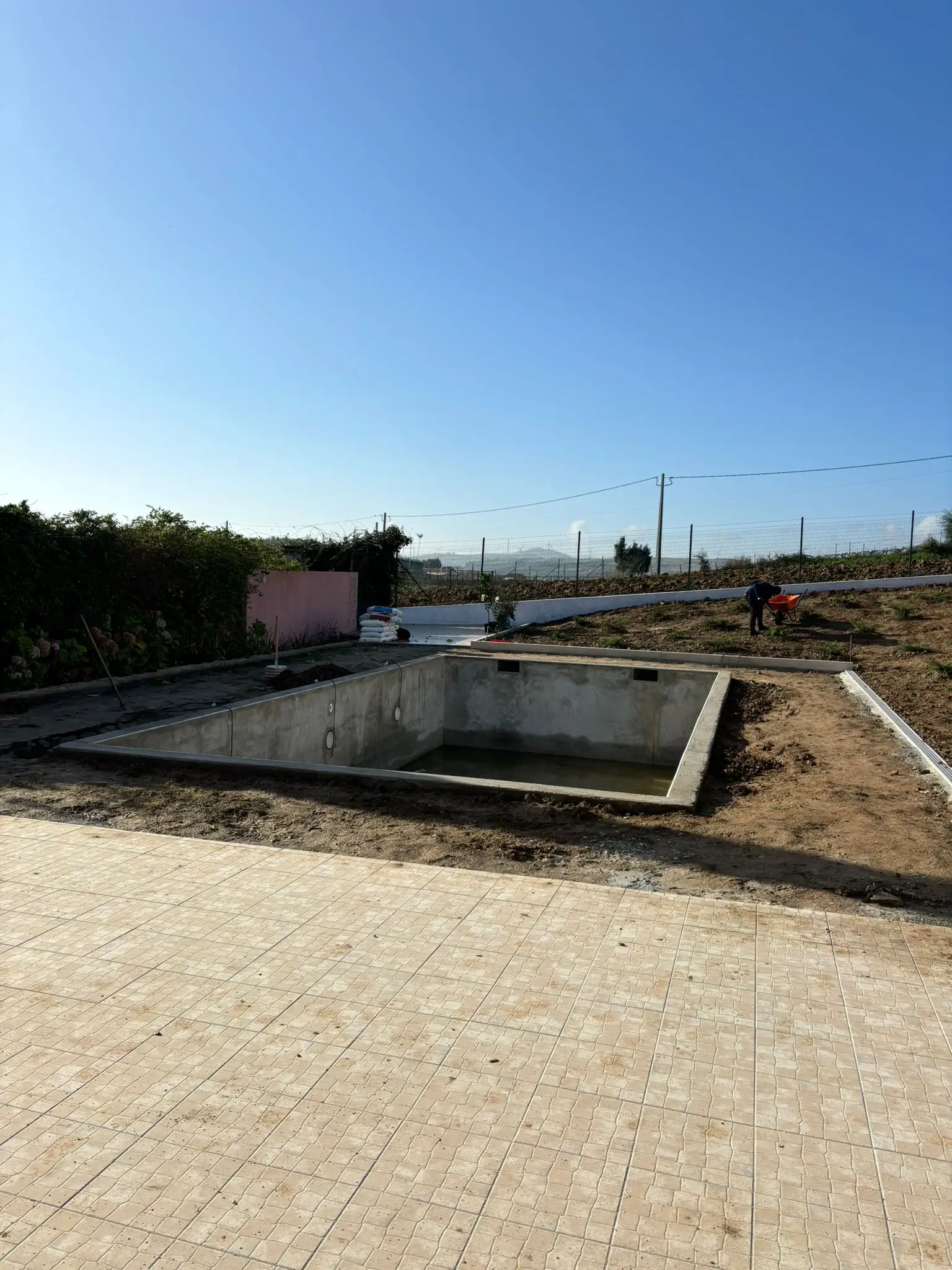 Terreno em Almada antes de colocar a nossa relva sintética premium